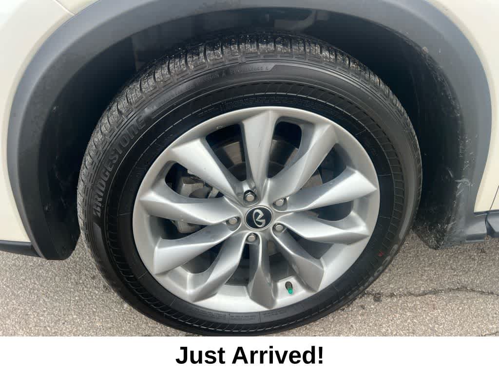 Thumbnail: 2019 INFINITI QX50 - 10