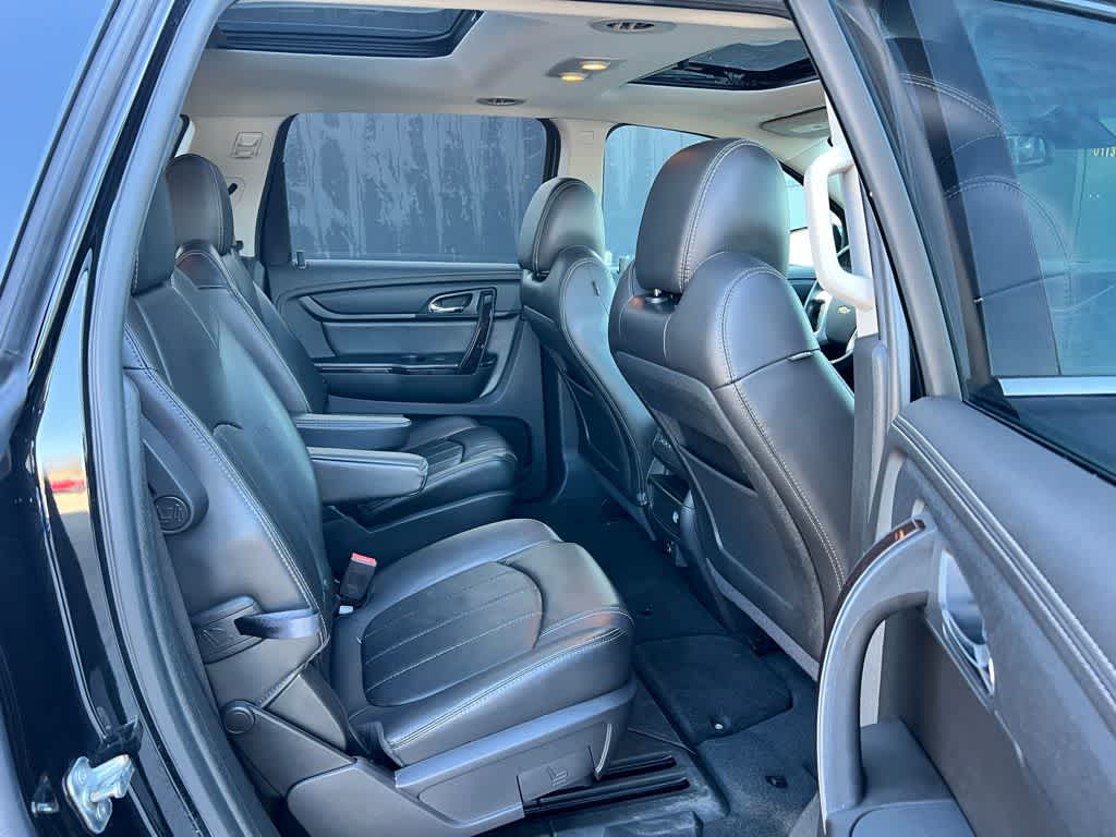 Thumbnail: 2017 Chevrolet Traverse - 24