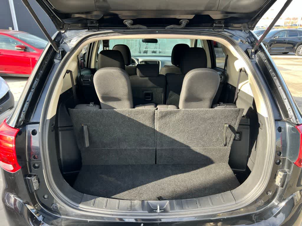 Thumbnail: 2018 Mitsubishi Outlander - 21