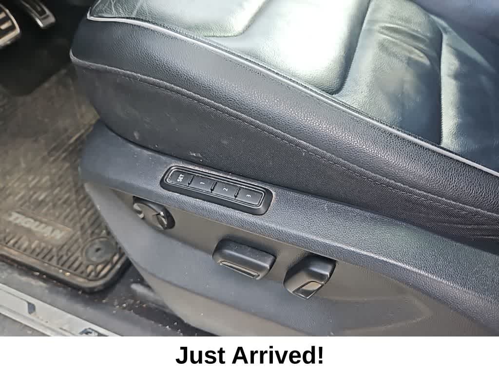 Thumbnail: 2019 Volkswagen Tiguan - 14