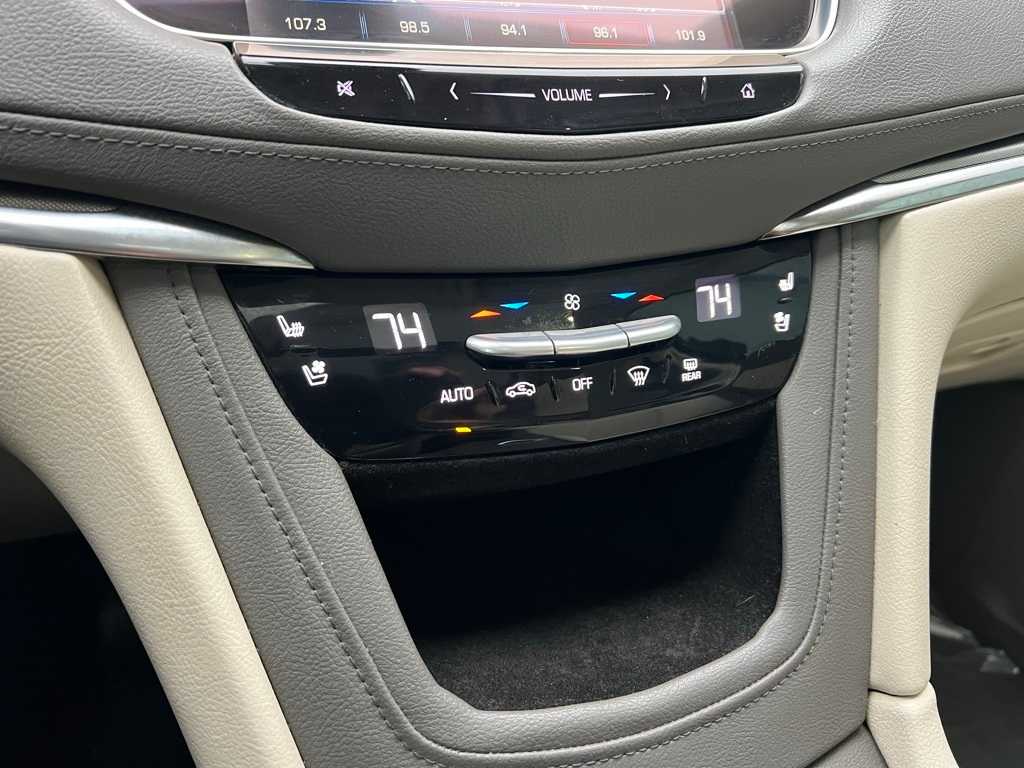 Thumbnail: 2017 Cadillac XT5 - 42