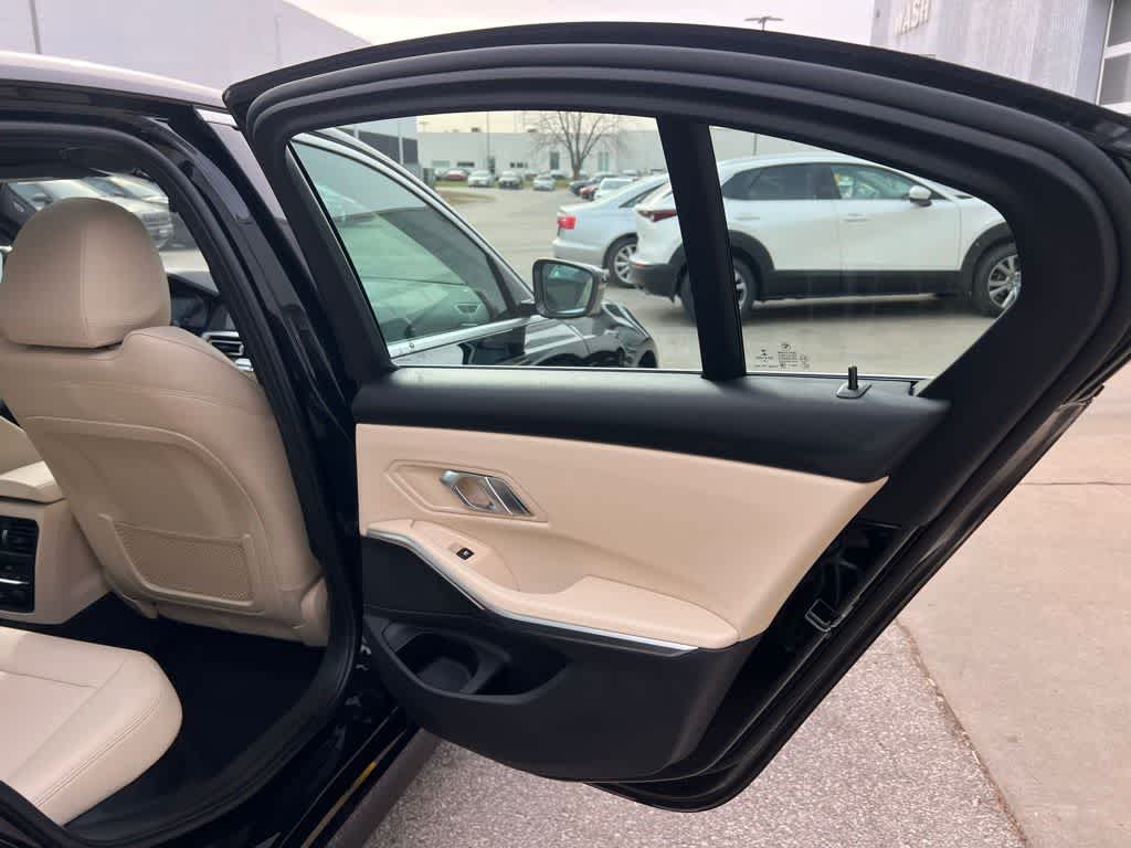 Thumbnail: 2020 BMW 3 Series - 32