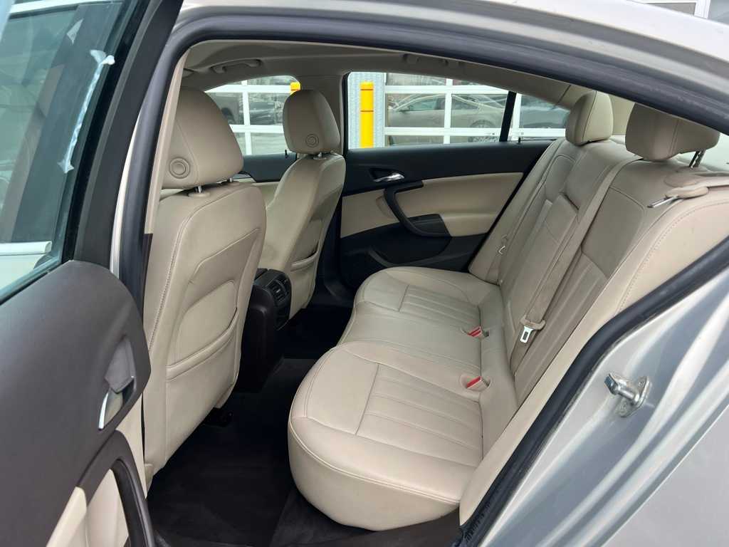 Thumbnail: 2011 Buick Regal - 18