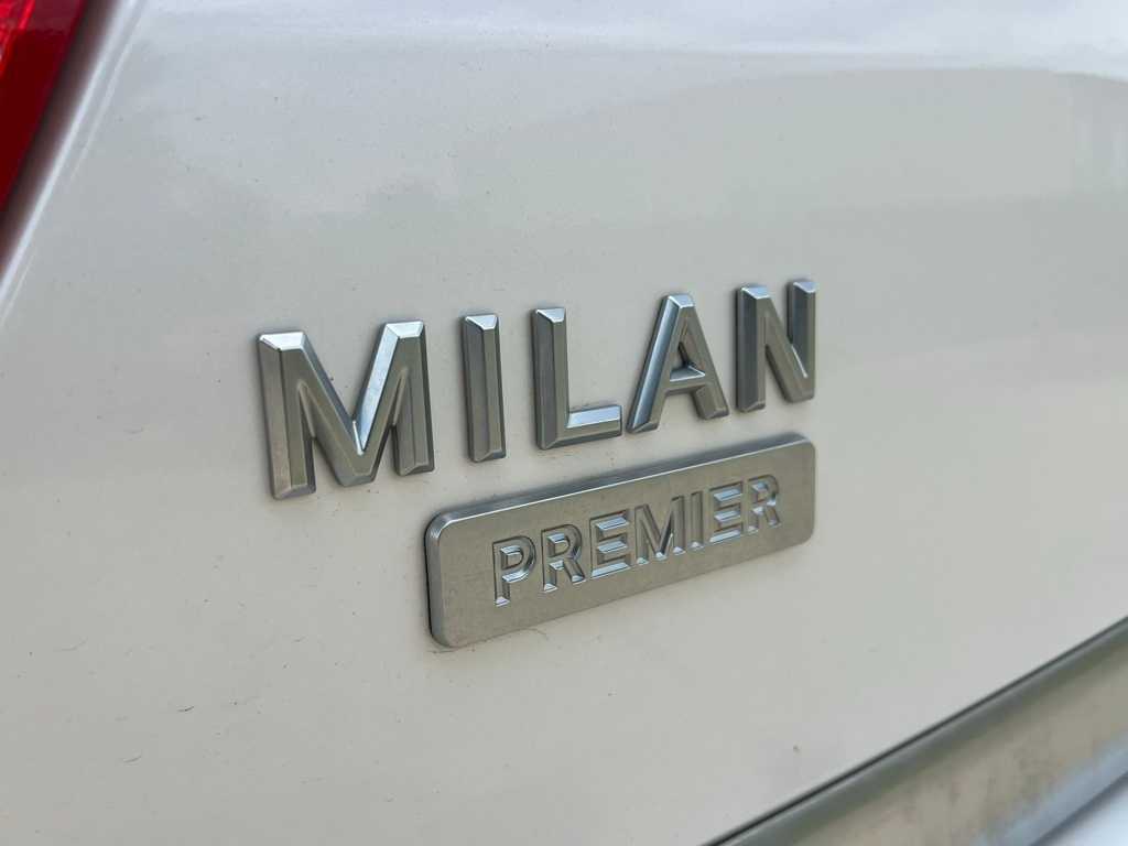 Thumbnail: 2011 Mercury Milan - 14