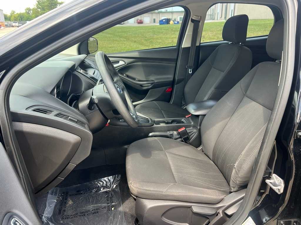 Thumbnail: 2016 Ford Focus - 12