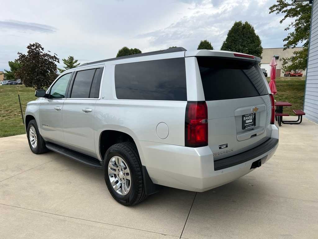 Thumbnail: 2019 Chevrolet Suburban - 4