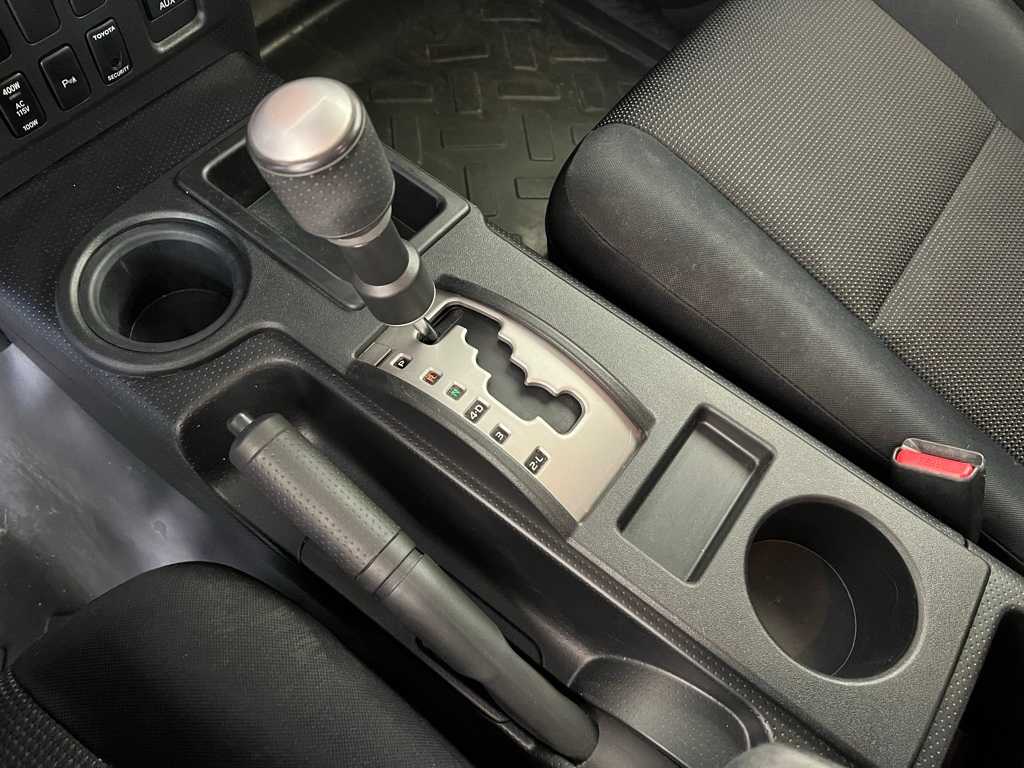 Thumbnail: 2012 Toyota FJ Cruiser - 28