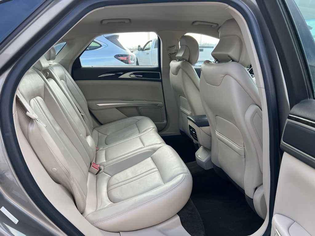 Thumbnail: 2016 Lincoln MKZ - 22