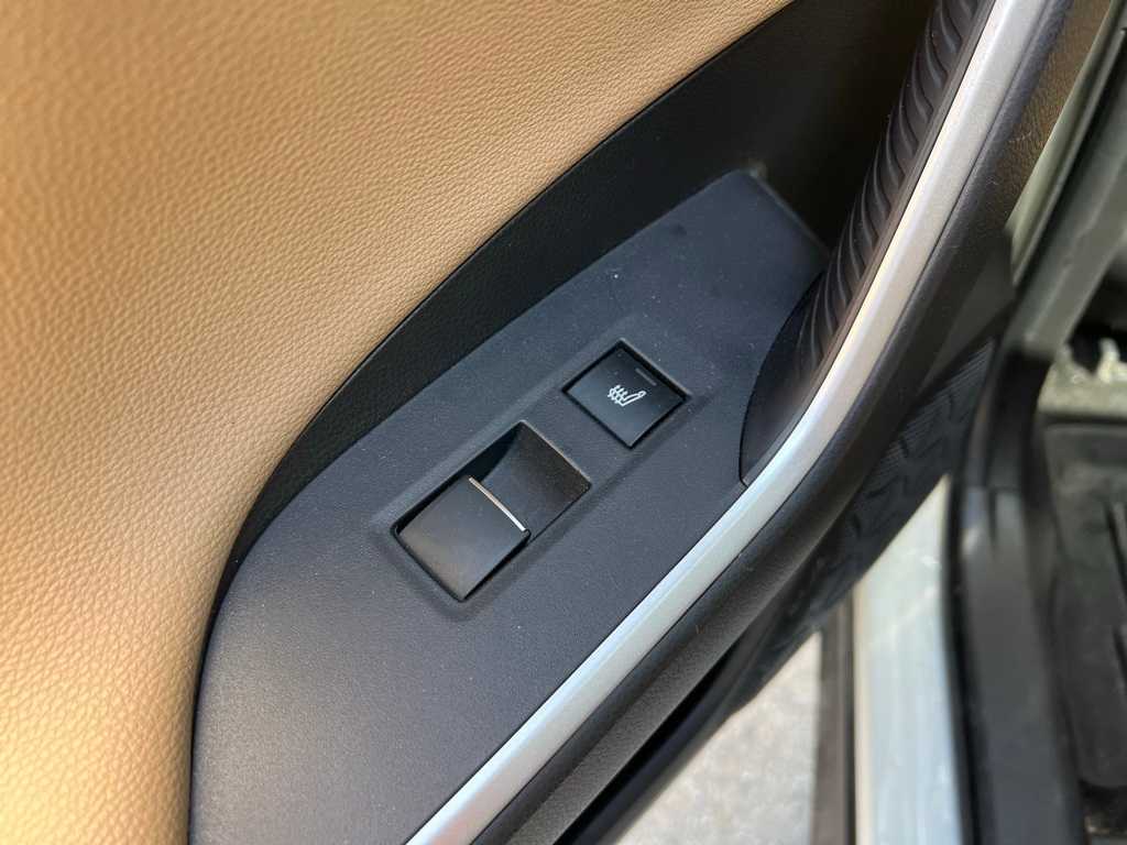 Thumbnail: 2020 Toyota RAV4 - 35