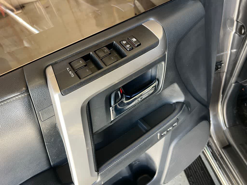 Thumbnail: 2020 Toyota 4Runner - 15