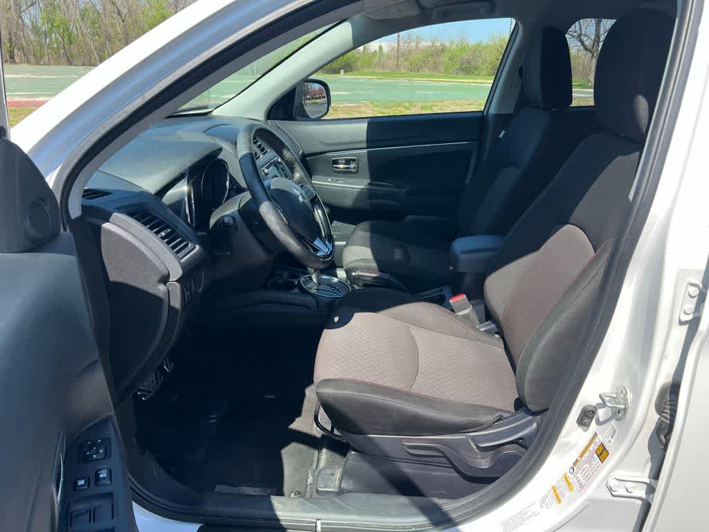 Thumbnail: 2017 Mitsubishi Outlander Sport - 15