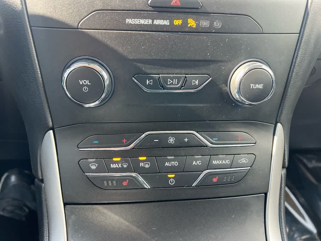 Thumbnail: 2019 Ford Edge - 34