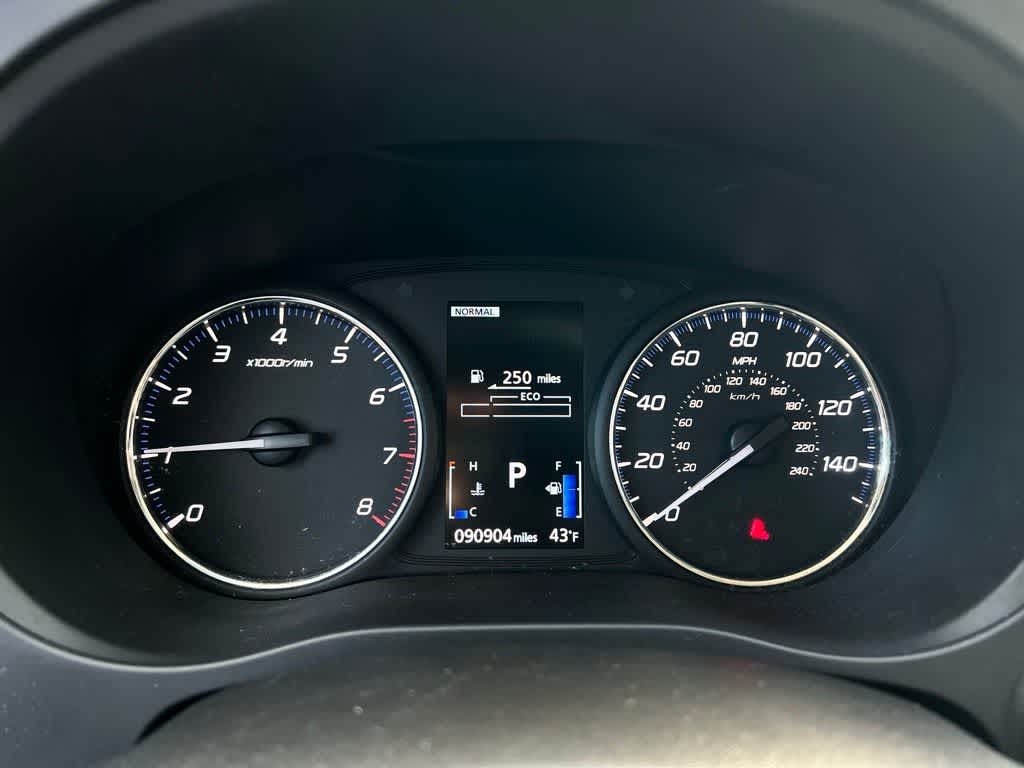 Thumbnail: 2018 Mitsubishi Outlander - 33