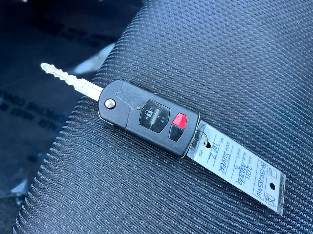 Thumbnail: 2011 Mazda Mazda3 - 34