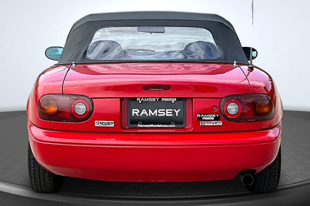 Thumbnail: 1992 Mazda MX-5 Miata - 4