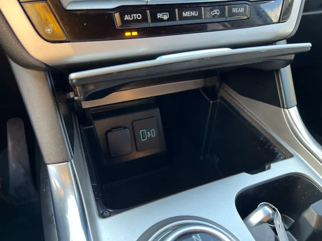 Thumbnail: 2020 Ford Explorer - 35