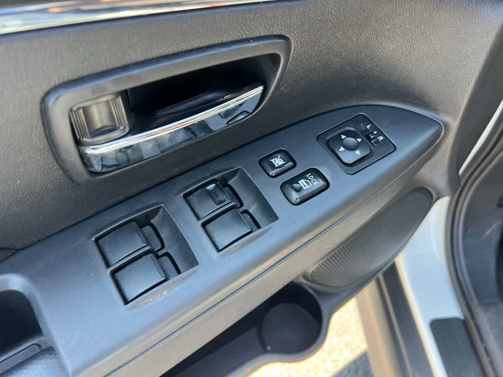 Thumbnail: 2017 Mitsubishi Outlander Sport - 16