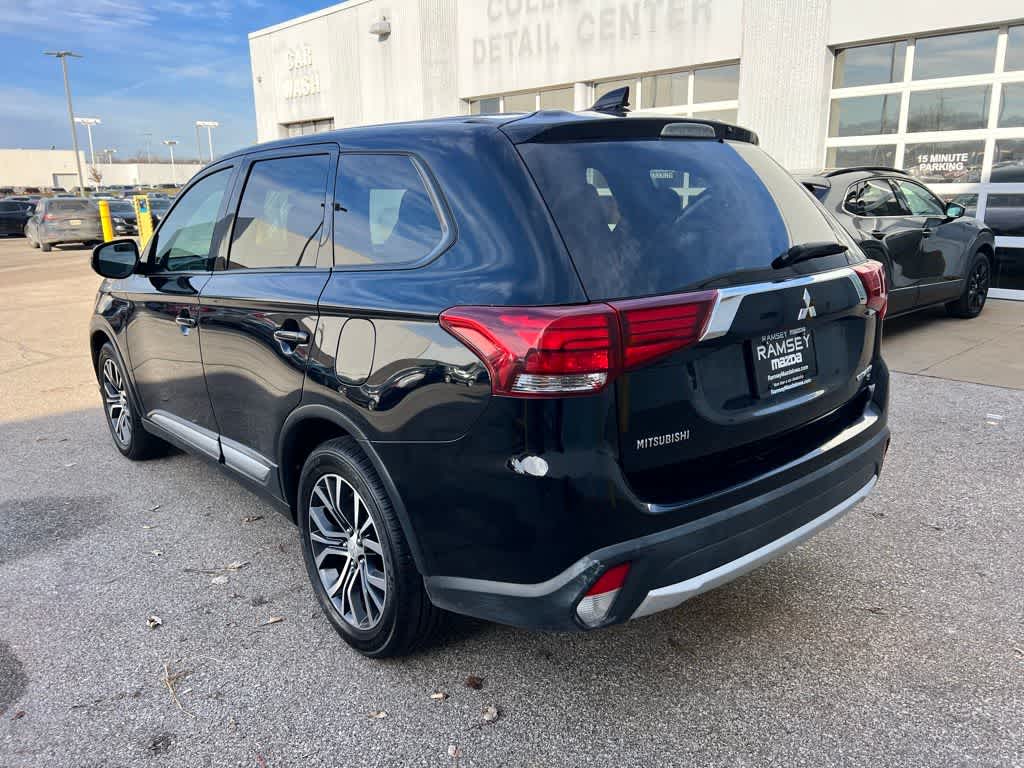 Thumbnail: 2018 Mitsubishi Outlander - 4