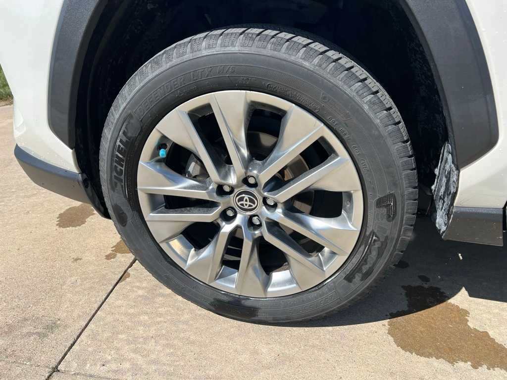 Thumbnail: 2020 Toyota RAV4 - 19