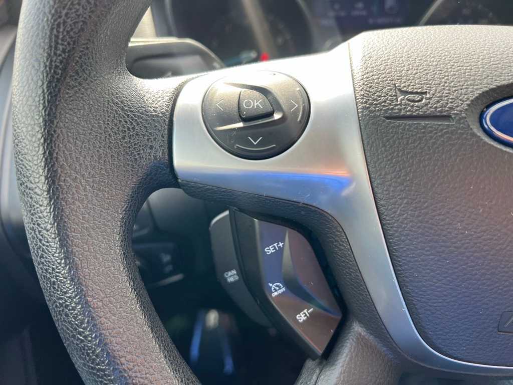 2014 Ford Focus SE 21