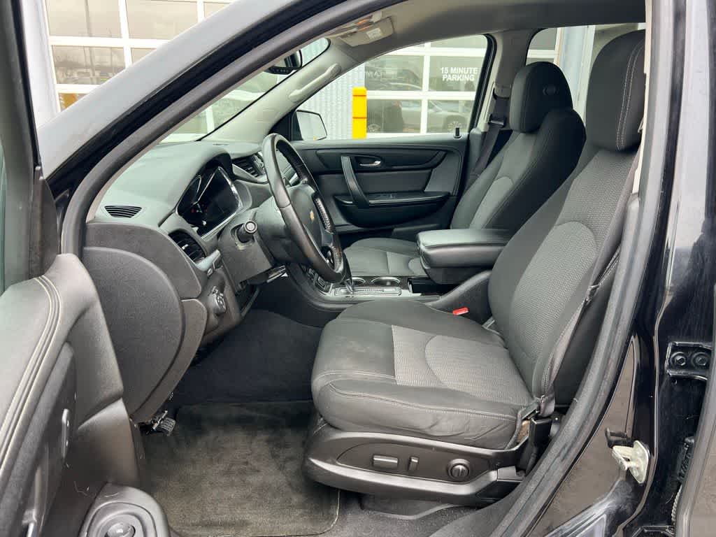 Thumbnail: 2015 Chevrolet Traverse - 15