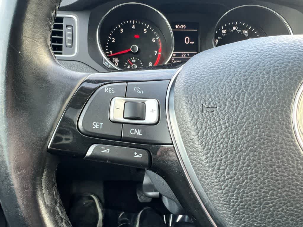 Thumbnail: 2017 Volkswagen Jetta - 32