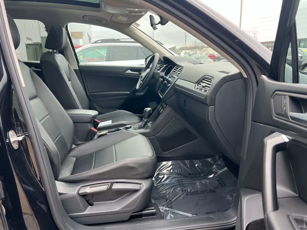 Thumbnail: 2021 Volkswagen Tiguan - 22