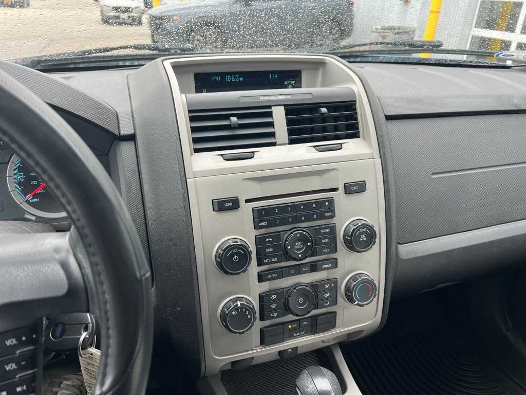 Thumbnail: 2010 Ford Escape - 20