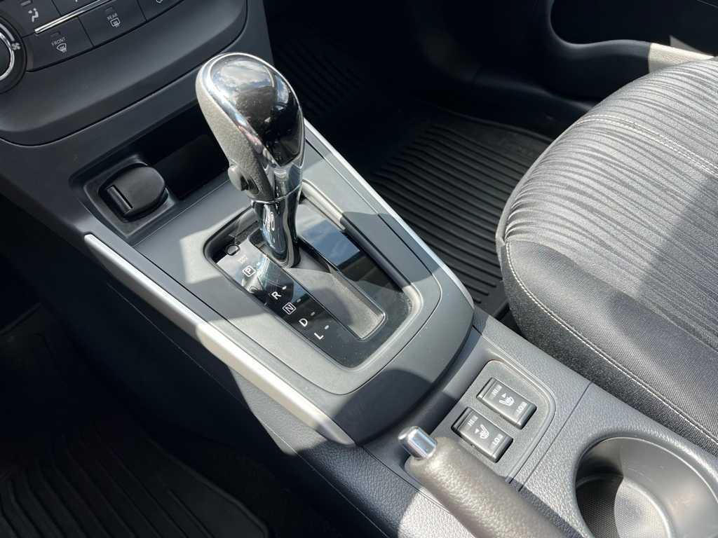 Thumbnail: 2016 Nissan Sentra - 27