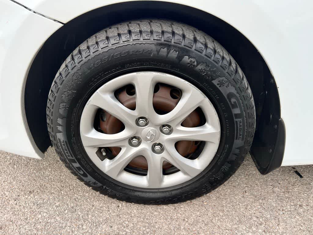 Thumbnail: 2014 Hyundai Accent - 10