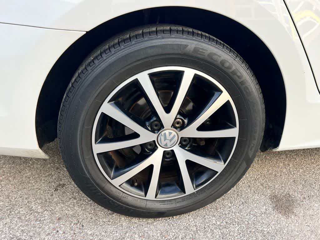 Thumbnail: 2017 Volkswagen Jetta - 12