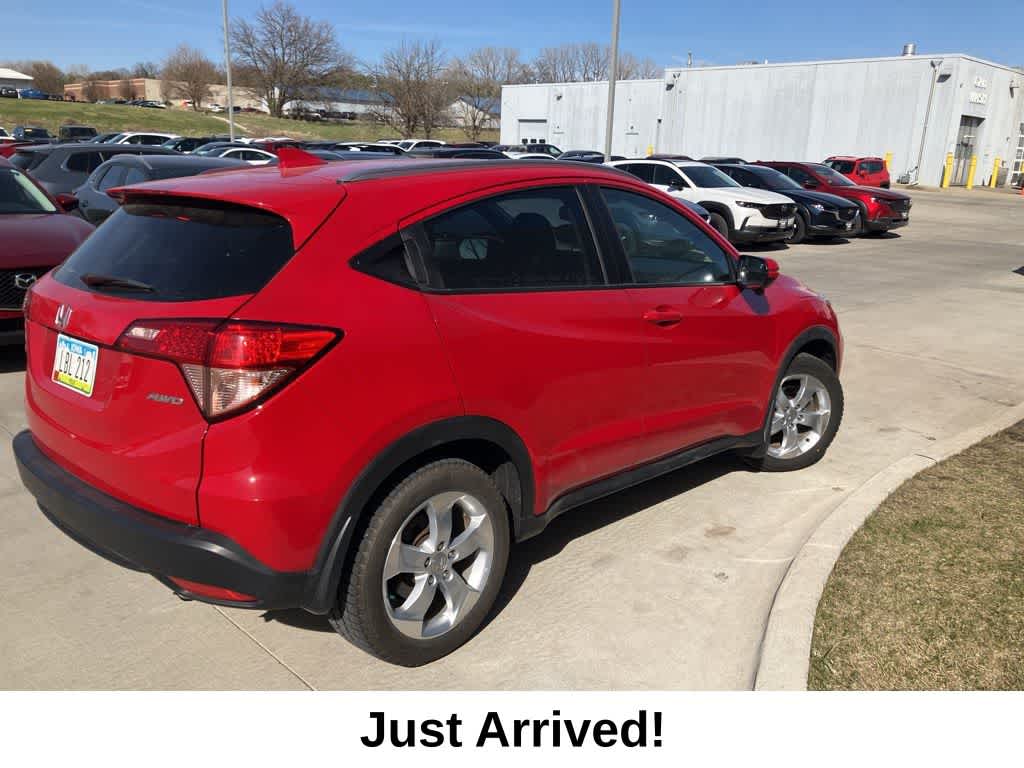 Thumbnail: 2016 Honda HR-V - 4