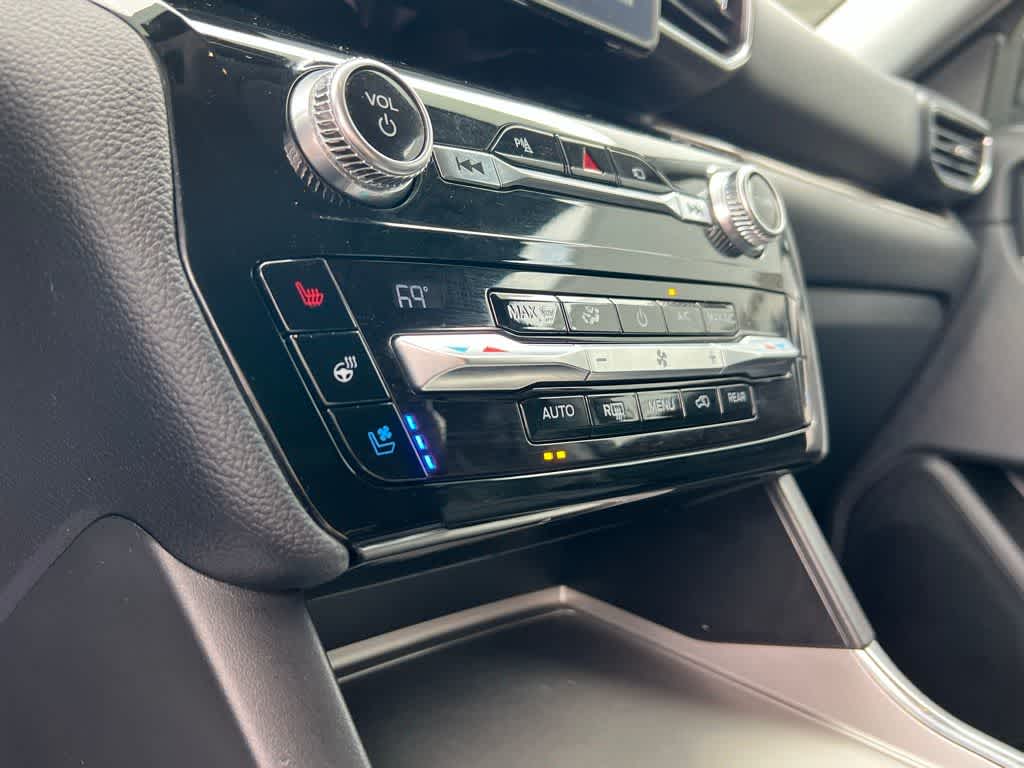 Thumbnail: 2021 Ford Explorer - 32