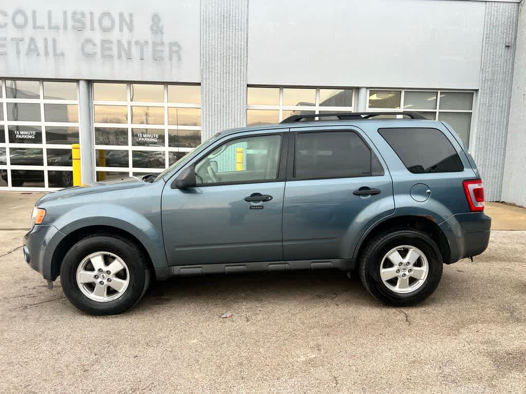 Thumbnail: 2011 Ford Escape - 3