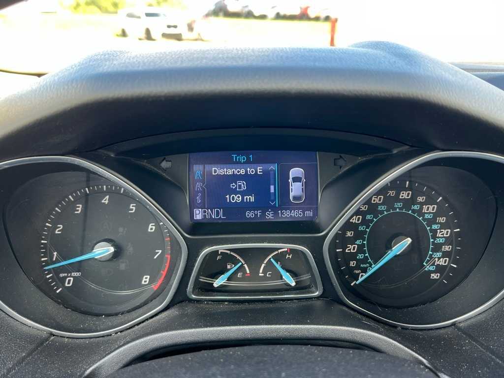 2012 Ford Focus SE 28