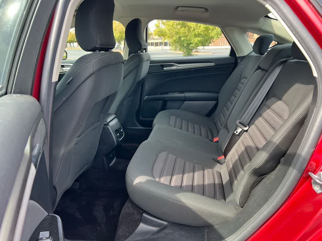 Thumbnail: 2017 Ford Fusion - 16