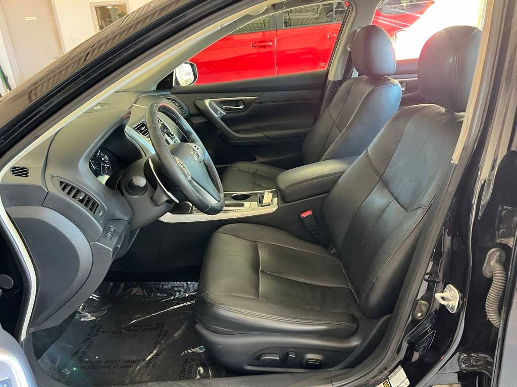 Thumbnail: 2013 Nissan Altima - 13