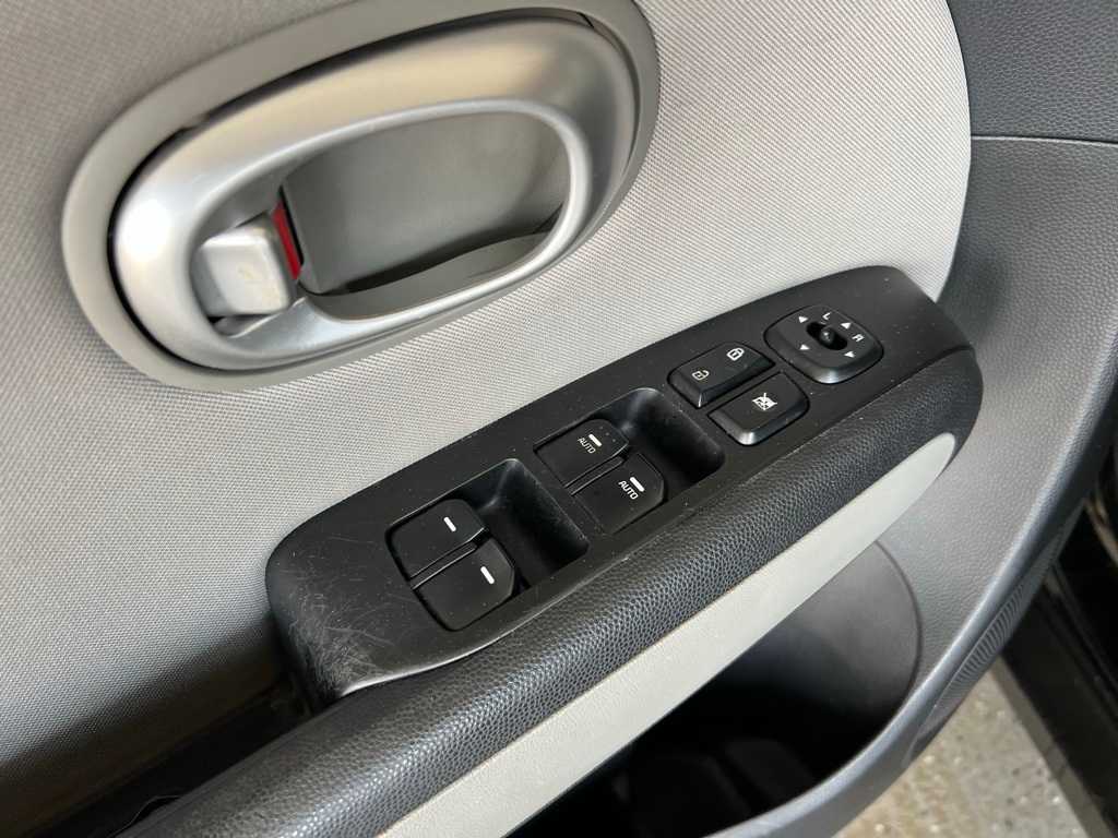 Thumbnail: 2014 Kia Soul - 12