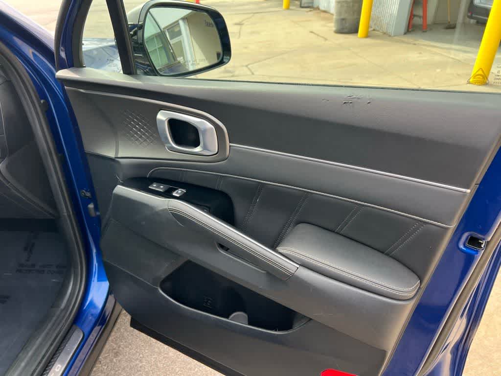 Thumbnail: 2023 Kia Sorento - 36