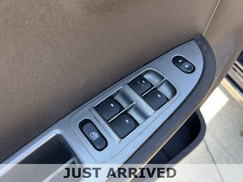 Thumbnail: 2008 Chevrolet Malibu - 12