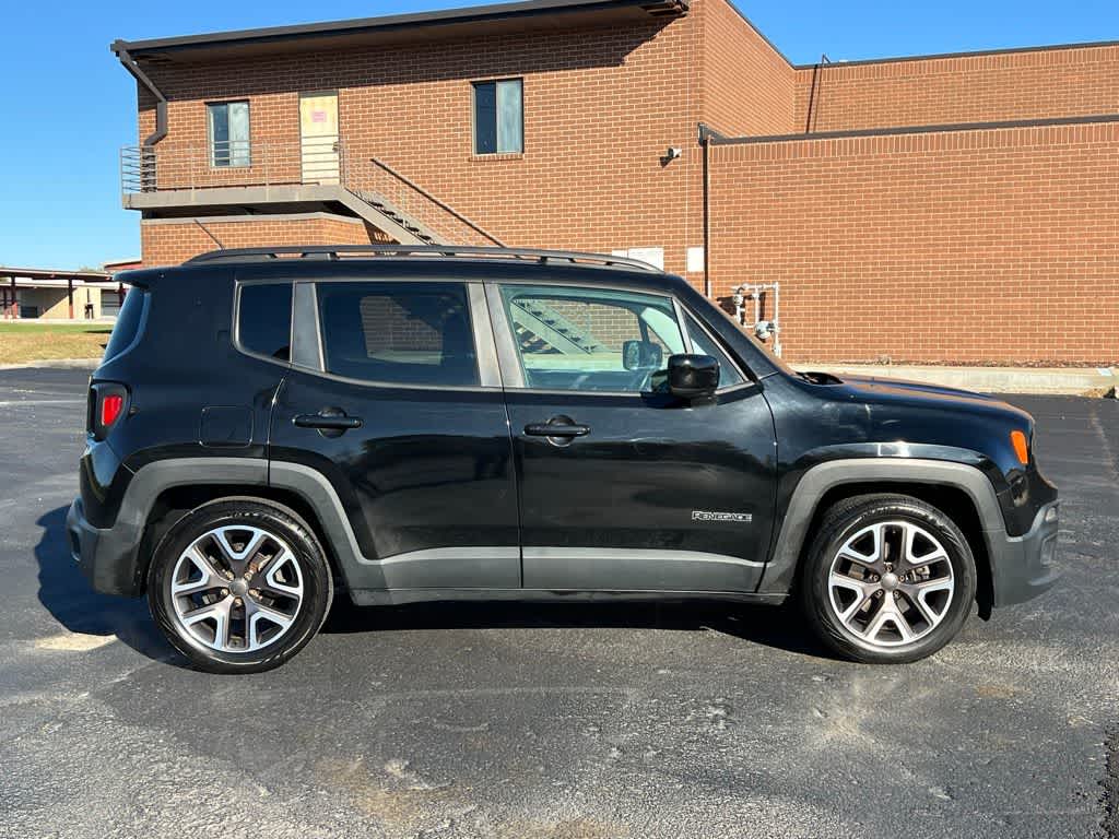 Thumbnail: 2015 Jeep Renegade - 8