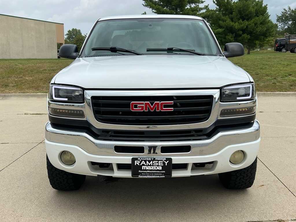 Thumbnail: 2005 GMC Sierra 2500 - 9