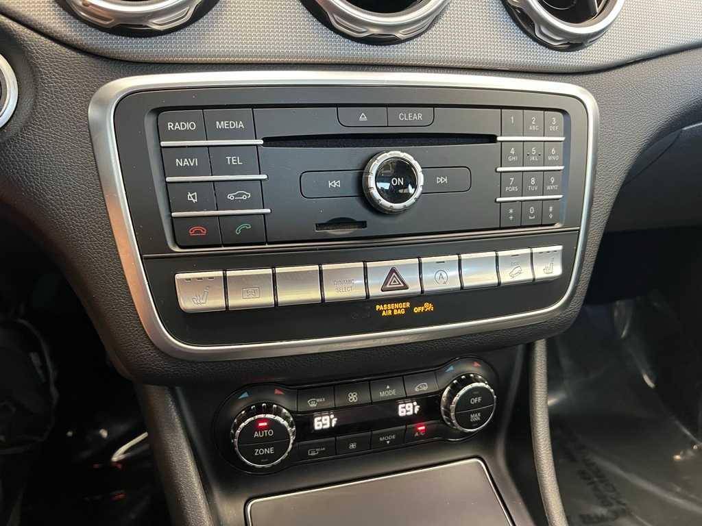 Thumbnail: 2018 Mercedes-Benz GLA - 30