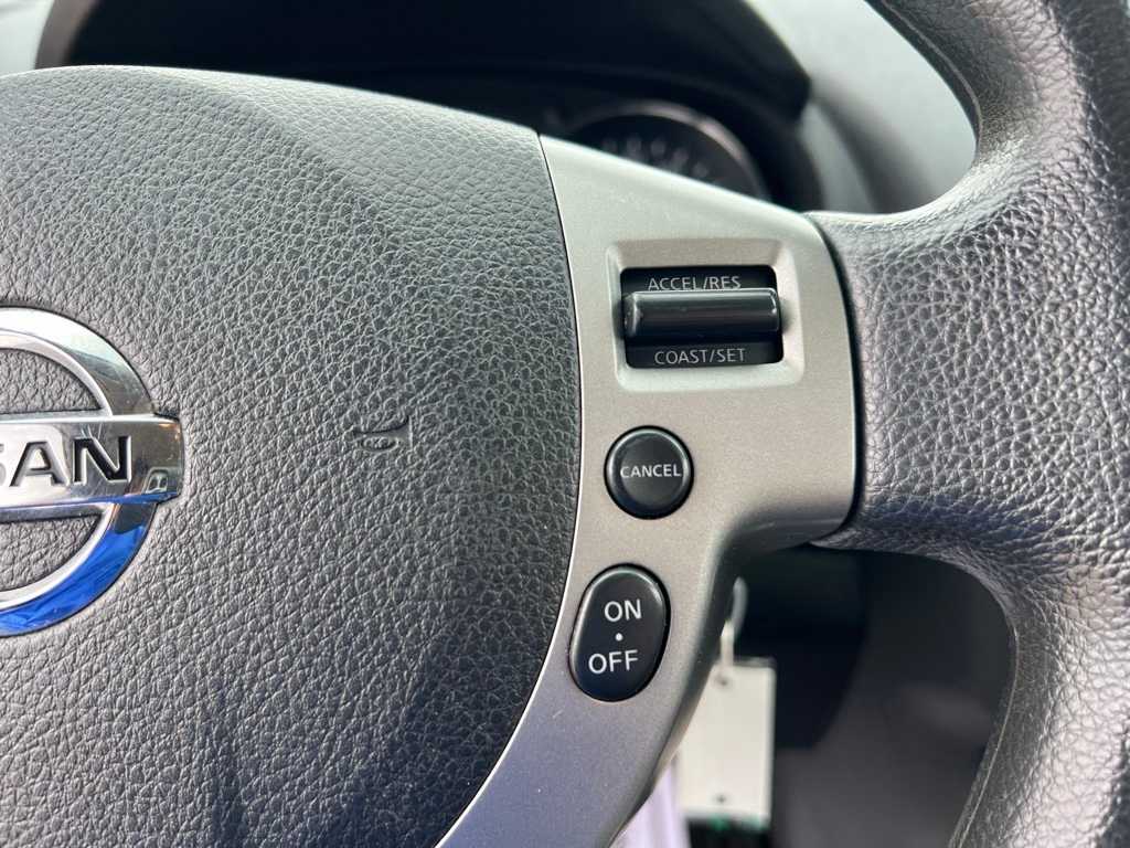 Thumbnail: 2012 Nissan Rogue - 20