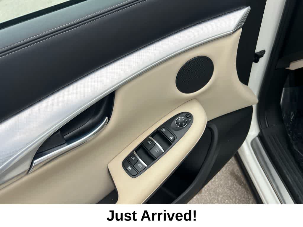 Thumbnail: 2019 INFINITI QX50 - 17