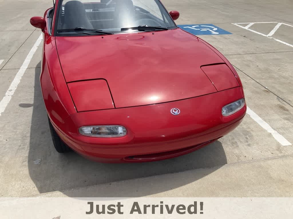 Thumbnail: 1995 Mazda MX-5 Miata - 2