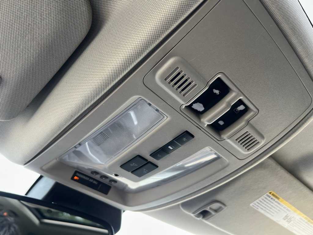 Thumbnail: 2013 Cadillac SRX - 32