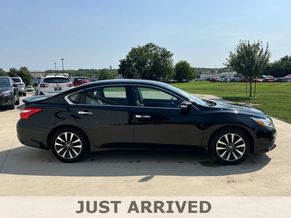 Thumbnail: 2016 Nissan Altima - 7