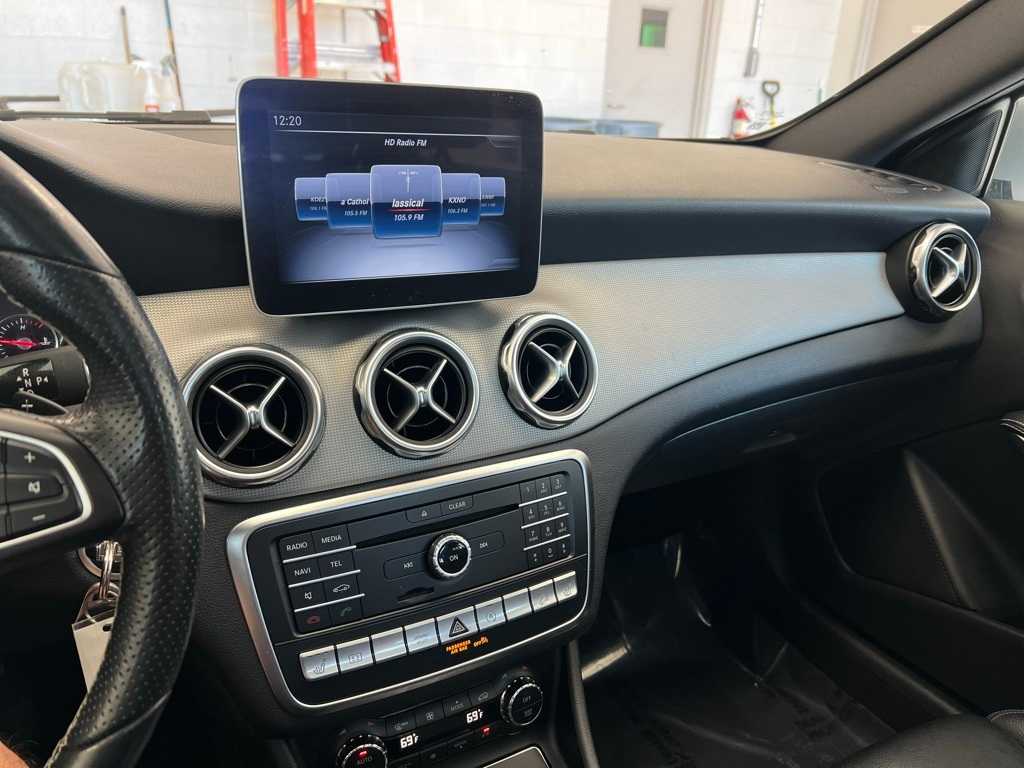 Thumbnail: 2018 Mercedes-Benz GLA - 28