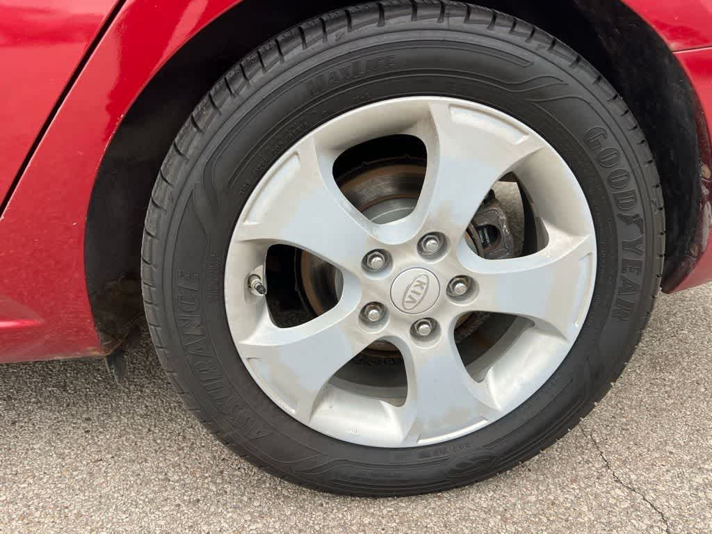 Thumbnail: 2010 Kia Forte - 11